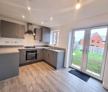 2 bedroom semi-detached house to rent - Photo 5