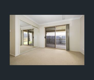 35 Lakes Entrance Drive, Springfield Lakes, Qld 4300 - Photo 4