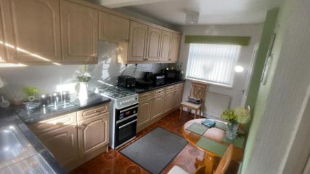 2 bedroom terraced house to rent - Photo 5