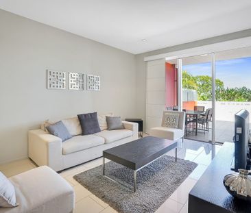 SELF CONTAINED & AIR CONDITIONED TWO BEDROOM UNIT IN "ASPEX" OVERLO... - Photo 2