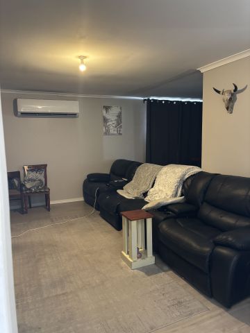 3 BEDROOM FAMILY HOME - Photo 5