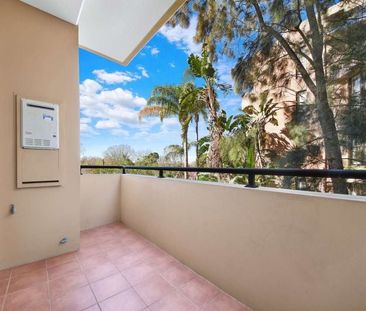 Generous home in prime central location - Photo 6