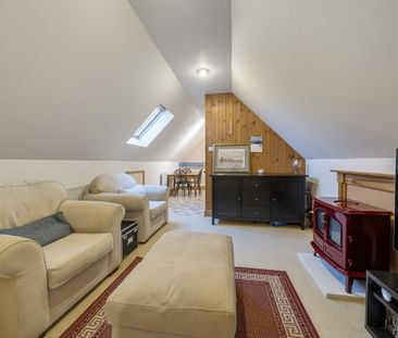 1 bed Maisonette To Let - Photo 2