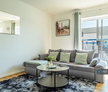 3 bedroom flat to rent - Photo 3