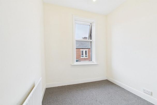 3 bedroom flat to rent - Photo 1
