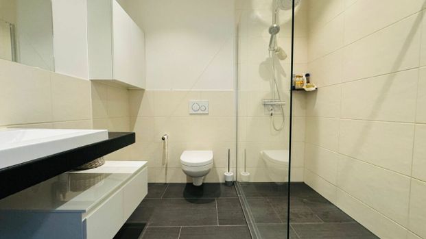 Hochwertige, neuwertige möblierte 3.5-Zi.-Wohnung im 1. OG mit Balkon (ohne Lift) Möbiliert - Foto 1