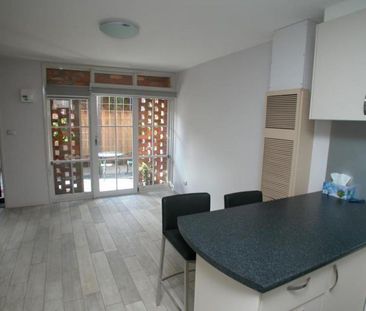 Ideally located this one bedroom townhouse - Photo 5