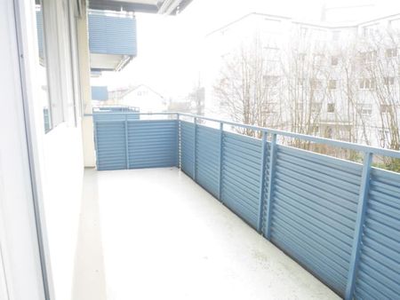 "Charmante und günstige Wohnung mit Balkon!" - Photo 2