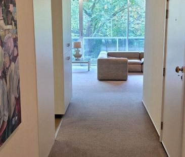 Appartement te huur in Berchem voor € 1.450 met 3 slaapkamers - Foto 2