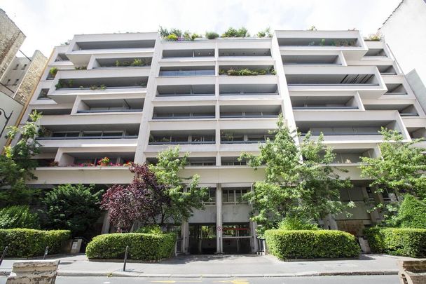 Appartement à louer rue de Vaugirard, Paris 6ème - Photo 1