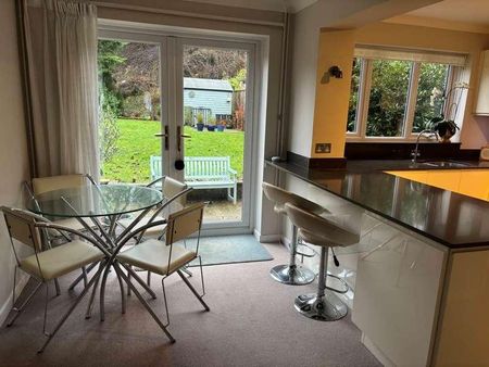 Priorsfield, Marlborough, SN8 - Photo 5