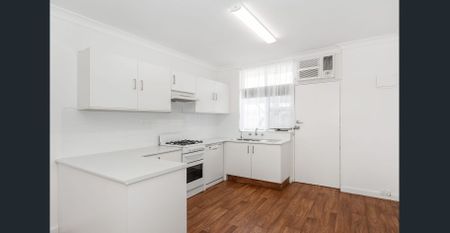 1 Bedroom ground floor walk to beach - Photo 4