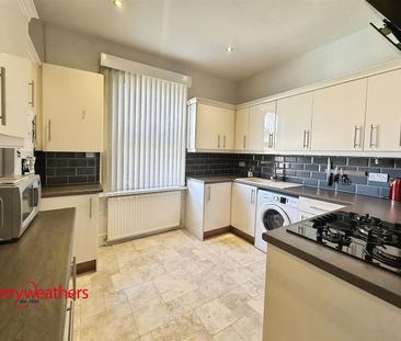 2 bed apartment to rent in Moorgate Avenue, Rotherham - Photo 2