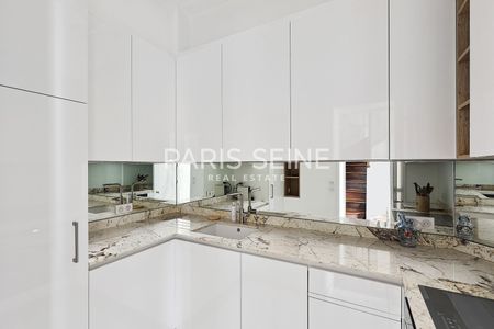 **RARE!** 4 PIÈCES MEUBLÉ EN DUPLEX ** 2 CHAMBRES** VUE DÔME DES INVALIDES ** ADRESSE PRESTIGIEUSE** - Photo 3