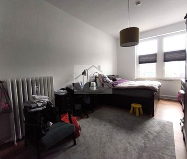 Stilvoll modernisierte 3-ZKB-Altbauwohnung mit Loggia in zentraler ... - Photo 2