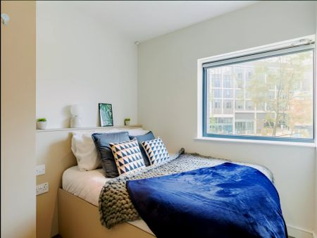 2 Bed Apartment - Photo 2