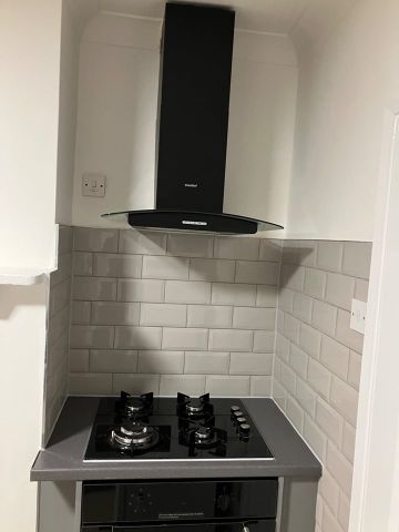 1 Bed Flat, Kingston Road, SW20 - Photo 2