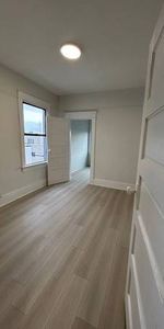 2 Bedroom, 1 Bath in Kitsilano-Rental Building - Photo 3