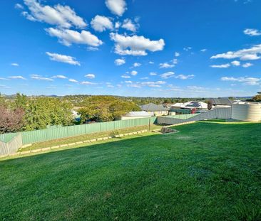 Spacious Home - Photo 6