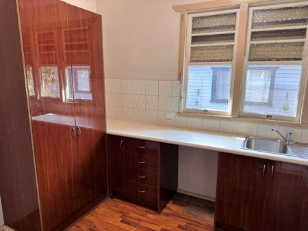 Value 3 Bedroom Home in a handy location - Photo 2