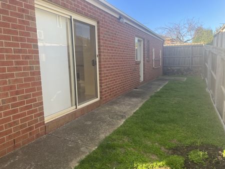 2/86 Rossack Drive - Photo 2