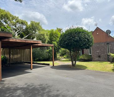 Character 1 bedroom townhouse - Photo 1