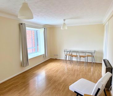 2 bedroom flat to rent - Photo 2