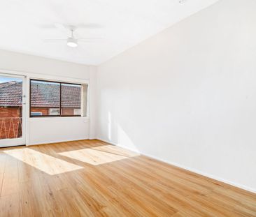 RENOVATED ONE BEDROOM UNIT IN PRIME LOCATION - Photo 3