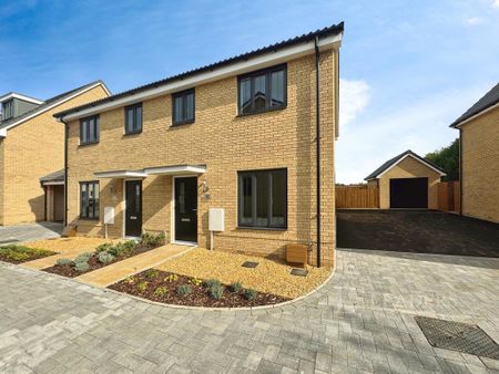 3 bedroom semi-detached house to rent - Photo 5