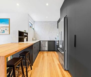 Modern Beachside Living - Photo 2