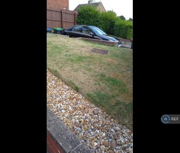 2 bedroom semi-detached house to rent - Photo 2