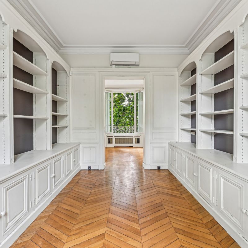 Ravissante Maison Vide 245m² avec Jardin - Foch/Porte Maillot - Photo 1