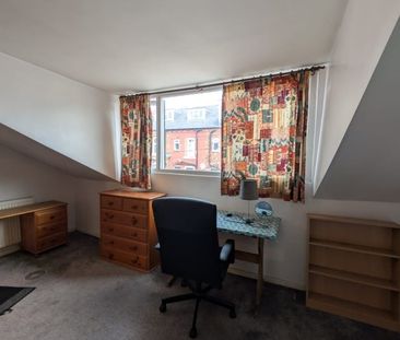 Room in a Shared House, Burley Road, LS4 - Photo 2