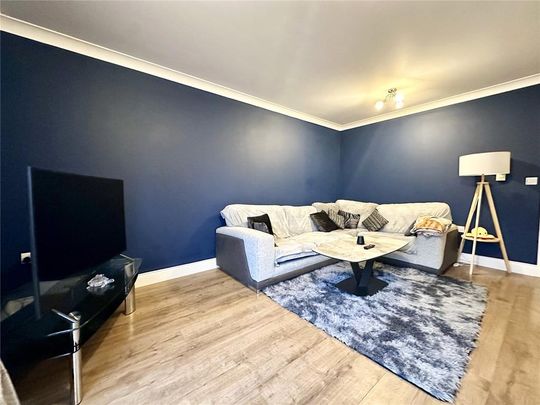 3 bedroom end of terrace house to rent - Photo 1