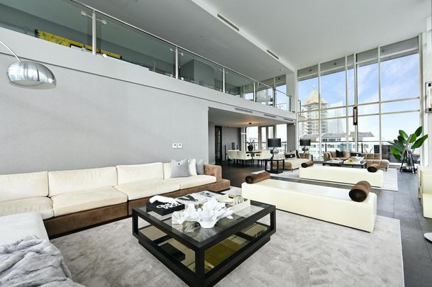 4 bedroom flat to rent - Photo 1