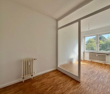 Großzügige + helle 3-Zimmer-Wohnung mit Balkon in guter Lage - Photo 1