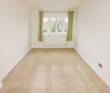 3 bedroom end of terrace house to rent - Photo 2