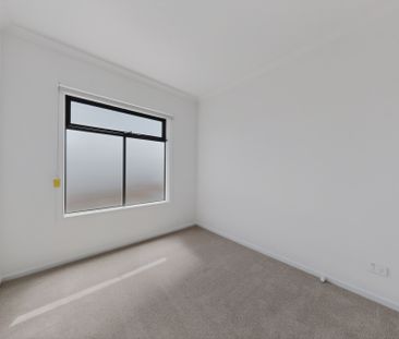 105 Prudence Parade, Point Cook VIC 3030 - House For Rent | Domain - Photo 5