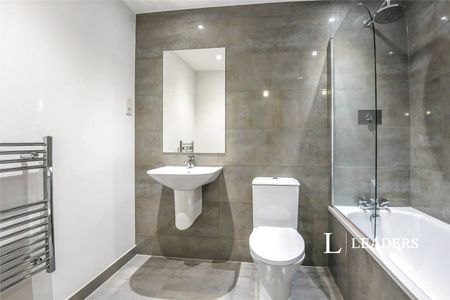 2 bedroom apartment to rent Cromwell Road, Redhill, Surrey, RH1 - Photo 2