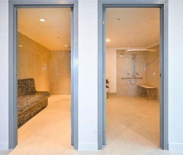 Luxury 2-bedroom ocean view apartment - Photo 4