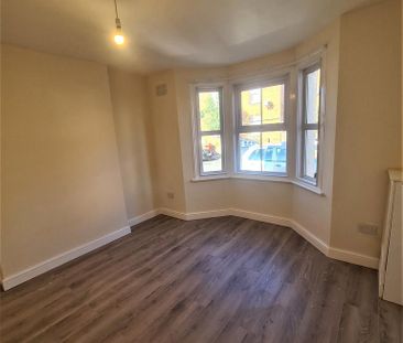 4 bedroom detached house to rent - Photo 2