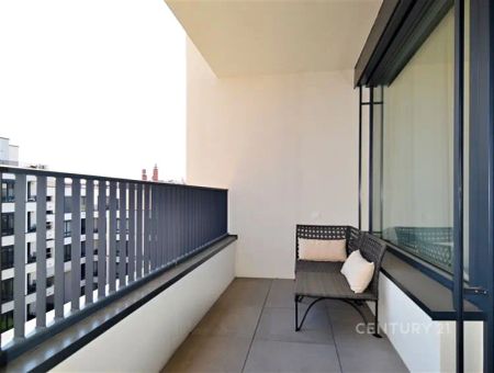 Moderní 2+kk s balkonem a parkováním v Nuslích - Фото 3