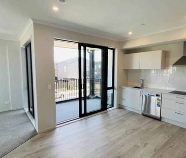 Superb Near New Apartment - Photo 3