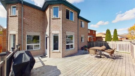 For Lease - 25 Logan Court Unit# Main & 2nd, Barrie, Ontario - Photo 3