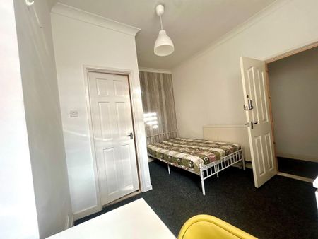 4 bedroom house to rent - Photo 2