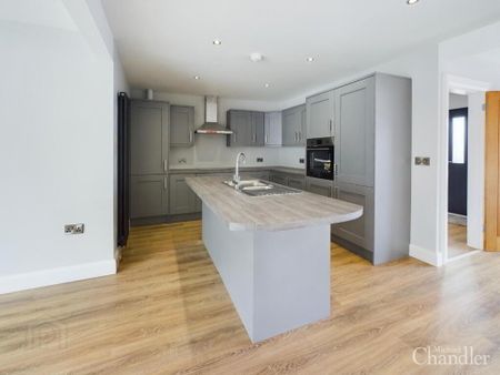 12 Glennor Crescent, Carryduff, Belfast, BT8 8HW - Photo 5