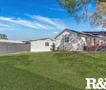 Freshly Renovated Family Home - Photo 1