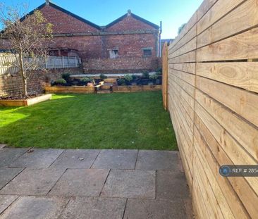 3 bedroom semi-detached house to rent - Photo 4