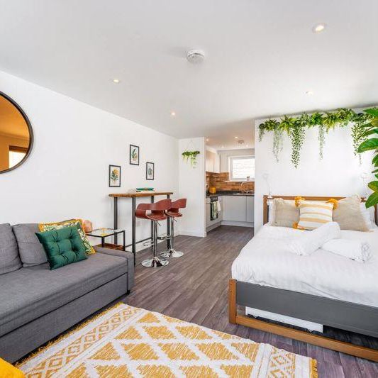 Studio to rent - Photo 1