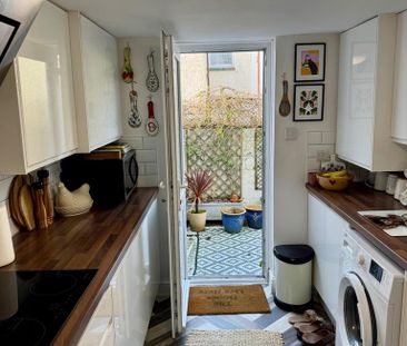 2 bedroom terraced house to rent - Photo 4